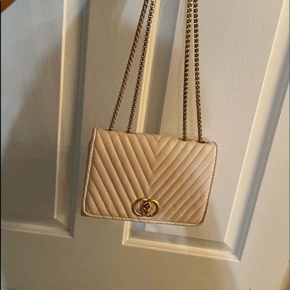 Chevron Graphic Flap Chain Crossbody Bag - Picture 1 of 4